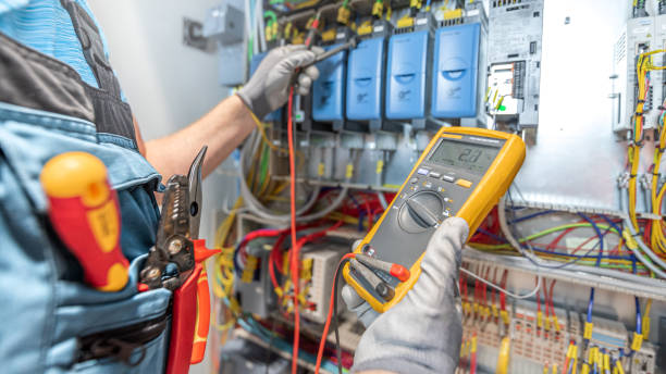 Best Affordable Emergency Electrician  in Ixonia, WI
